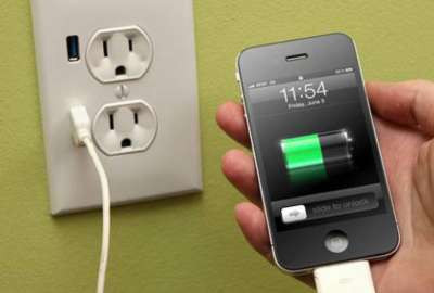 Brasil: Ni&ntilde;a falleci&oacute; tras sufrir descarga el&eacute;ctrica mientras usaba su celular conectado a enchufe
