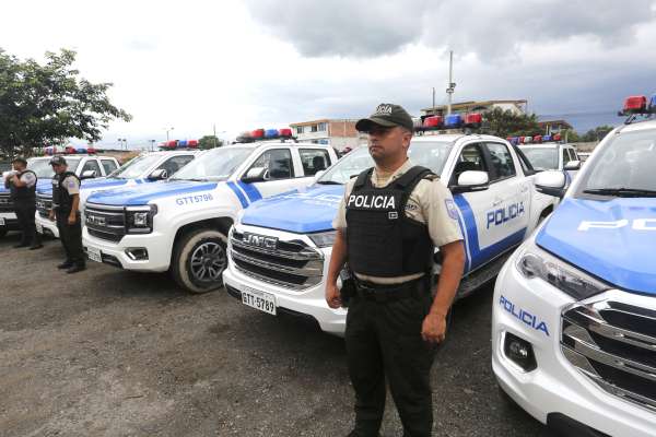El Gobierno Nacional entreg&oacute; 20 nuevos patrulleros a los miembros de la Polic&iacute;a Nacional en El Oro. 