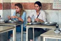 Mujer es llevada a la c&aacute;rcel por comer en un restaurante en Ir&aacute;n sin su velo
