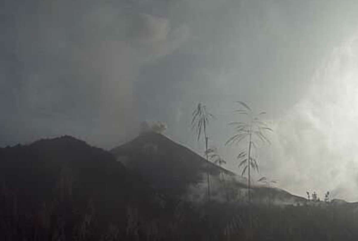 Volcán Sangay registró emisión de ceniza a una altura de 1.000 metros