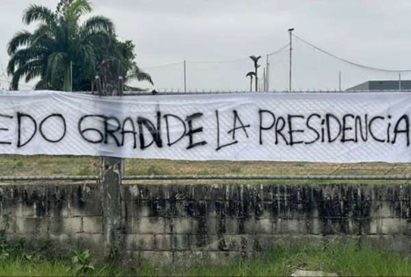 Los hinchas se fueron en contra de Jos&eacute; Pileggi