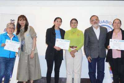 Reconocimiento a 130 mujeres en la investigaci&oacute;n agropecuaria del INIAP