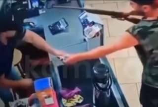 Vendedor frustra intento de asalto en Brasil
