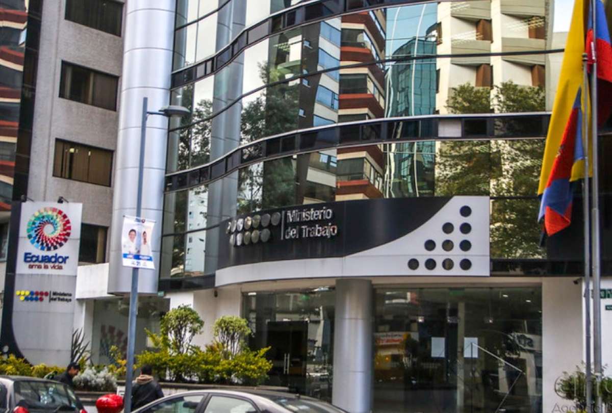 Ministerio de Trabajo fij&oacute; los sueldos para el sector p&uacute;blico