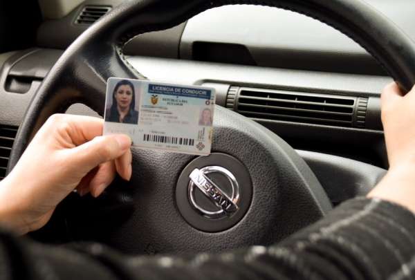 Entrega de los veh&iacute;culos