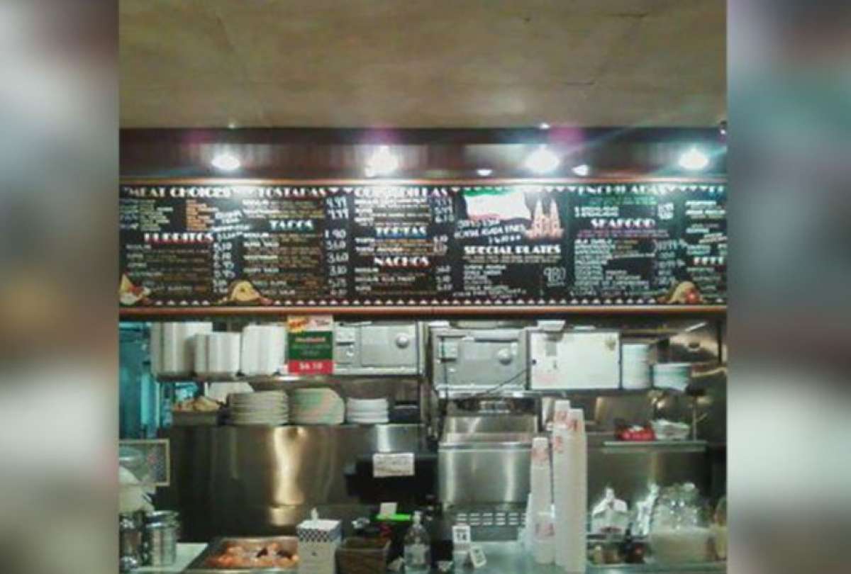 Sanci&oacute;n para restaurante que contrat&oacute; a un sacerdote falso para obtener confesiones de sus trabajadores