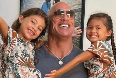 Entre risas y maquillaje, &ldquo;La Roca&rdquo; muestra el lado m&aacute;s tierno de su vida como padre.
