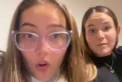 Dos j&oacute;venes se vuelven virales tras publicar un video bajo el t&iacute;tulo &ldquo;Cosas que no nos gustan de vivir en Espa&ntilde;a&rdquo;