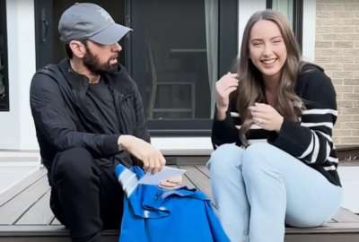 Eminem, el ícono del rap de los 2000 será abuelo por primera vez. Su hija captó la reacción del músico.