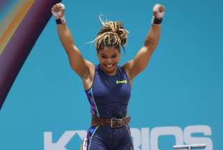 Angie Palacios gana triple medalla en el Mundial de Levantamiento de Pesas