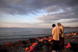 Mueren migrantes africanos mientras cruzaban la costa mediterr&aacute;nea rumbo a Europa