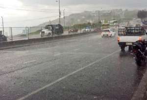 Una estructura met&aacute;lica colaps&oacute; en el sur de Quito