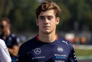 E! Now Latino reveló su TOP de las celebridades masculinas que marcan tendencia este año.