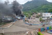 Dos detenidos tras incendiar una UPC en Bol&iacute;var por protesta antiminera