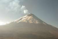El volcán Cotopaxi mantiene una actividad moderada