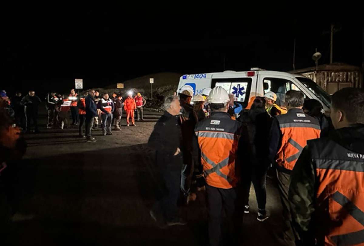 José Espinosa, un operario de maquinaria pesada, fue rescatado tras pasar 45 horas atrapado en Chile. 