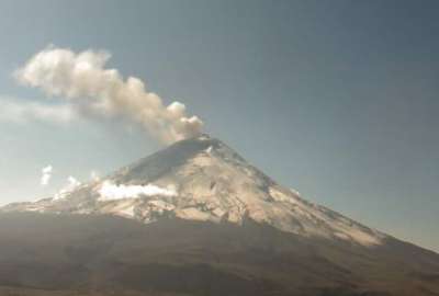 Nuevamente se observa la emisi&oacute;n de gases y ceniza del volc&aacute;n Cotopaxi