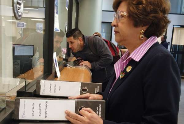 Ivonne N&uacute;&ntilde;ez, ministra del Trabajo, present&oacute; la solicitud a la Contralor&iacute;a para ex&aacute;menes a los contratos colectivos de cuatro empresas estatales. 
