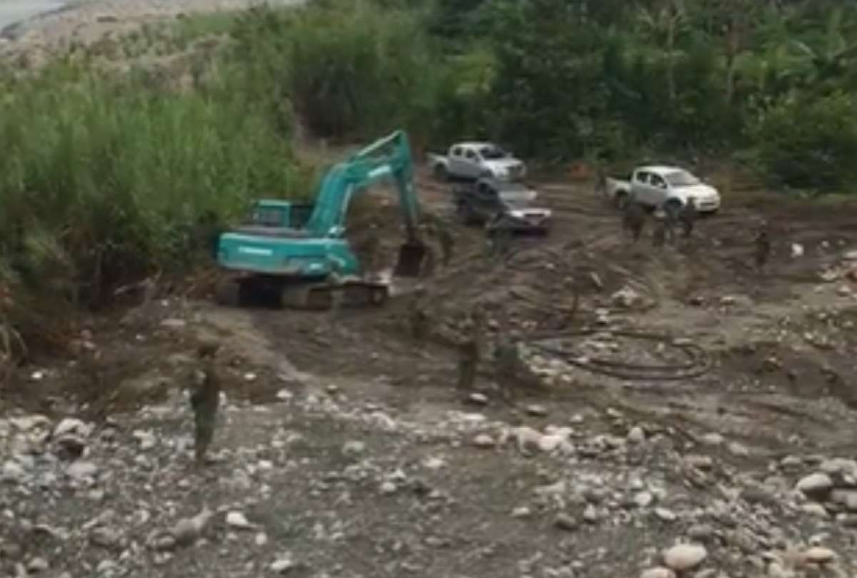 FF.AA. decomisaron maquinaria utilizada para miner&iacute;a ilegal en Napo