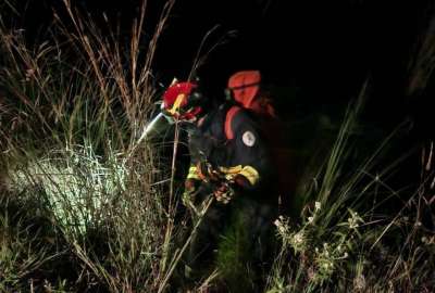  Los efectivos recibieron la alerta de los moradores que un hombre cay&oacute; a una quebrada en Conocoto. 