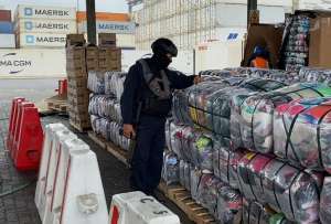 SENAE incauta mercancía prohibida en Guayaquil y evidencia presunto fraude al comercio formal