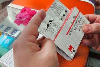 Clausuran farmacia en Guayaquil por vender medicamentos caducados y f&oacute;rmulas adulteradas