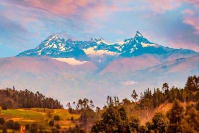 Conozca las razones del cierre del paso al volc&aacute;n El Altar.
