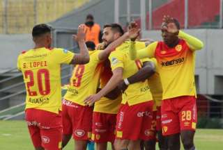 Aucas venci&oacute; 2 - 1 a Guayaquil City y se queda con el invicto