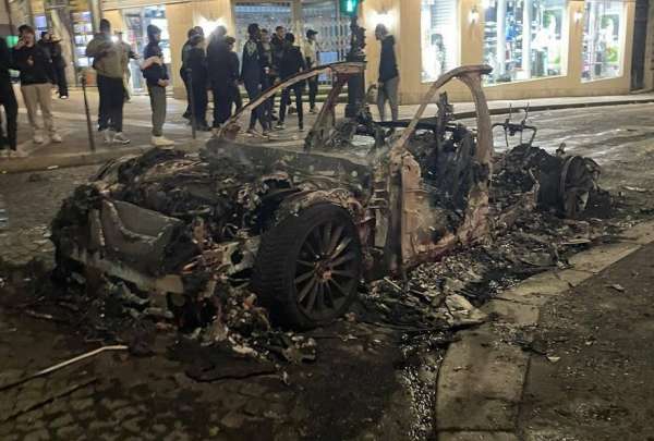 Disturbios y atropellamiento en Par&iacute;s tras victoria del PSG