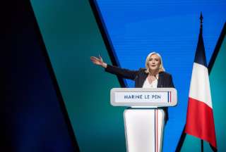 La Fiscal&iacute;a francesa investiga a Le Pen por malversaci&oacute;n de fondos