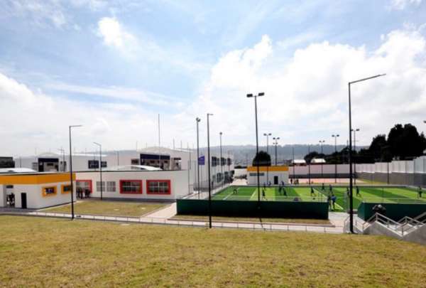 Este mi&eacute;rcoles, 20 de marzo de 2024, se inaugur&oacute; la escuela y colegio Isabel Robalino. 