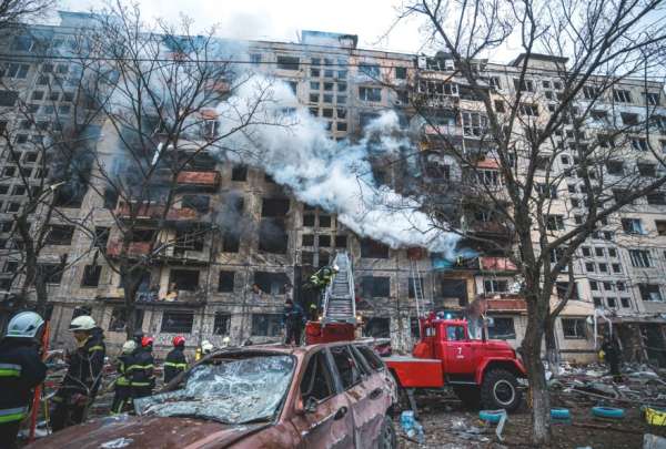 Ucrania eleva a más de 2.500 los fallecidos por el asedio ruso sobre Mariúpol