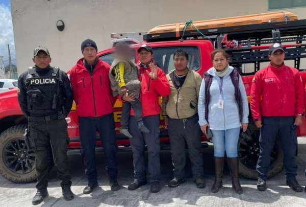 El Ecu 911, los bomberos de Latacunga, la Polic&iacute;a Nacional y los comuneros colaboraron con el rescate de un menor. 