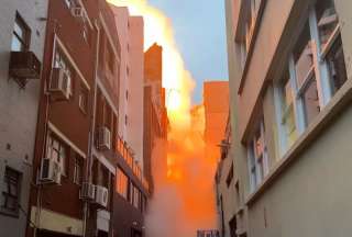 Incendio de gran magnitud provoc&oacute; el colapso de un edificio en S&iacute;dney