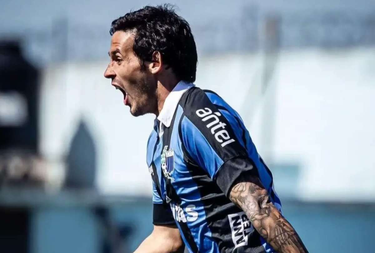 Emelec dio la bienvenida a sus filas a Marcelo Meli, jugador argentino de 31 años