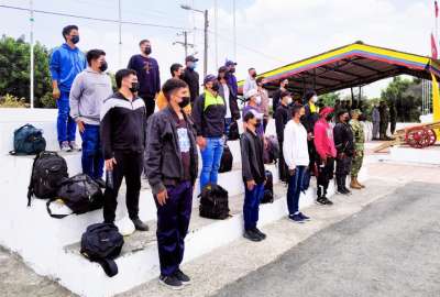 Miles de j&oacute;venes se presentaron al acuartelamiento