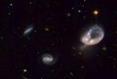 Hubble caza una galaxia inusual a 670 millones de a&ntilde;os luz