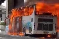 En Tailandia, un bus en el que se movilizaban 38 niños y sus profesores se incendió. Medios internacionales señalan que el conductor se dio a la fuga. 