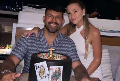 La celebraci&oacute;n inici&oacute; de una forma m&aacute;s discreta, junto a su novia, para continuar con una divertida fiesta tem&aacute;tica.