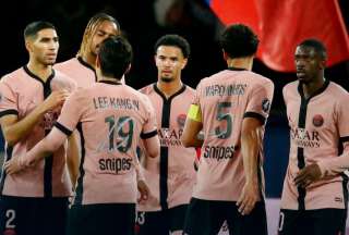 Paris Saint-Germain gana con Willian Pacho como titular