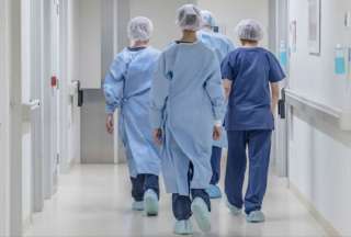 Ministerio de Salud incorpor&oacute; a 320 profesionales