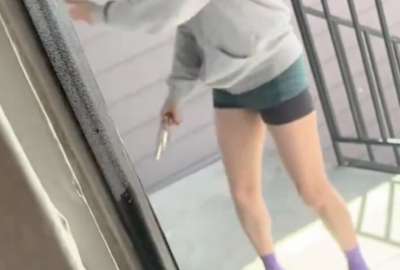 Una mujer intimid&oacute; a su vecino con un arma en mano. Lo hizo para que bajara el volumen de la m&uacute;sica.&nbsp;