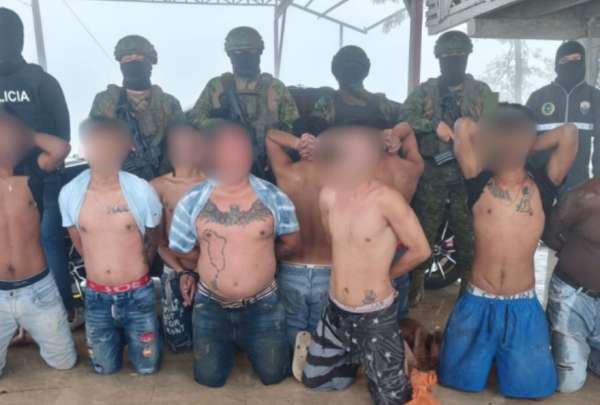 Presunto integrante de Los Choneros y 8 personas m&aacute;s fueron detenidas en Manab&iacute;