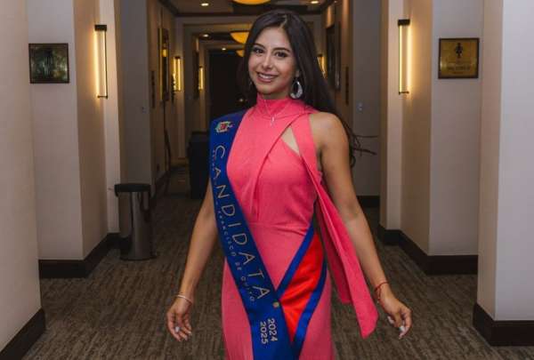 La noche de este mi&eacute;rcoles, 27 de noviembre, se desarrolla la elecci&oacute;n de la Reina de Quito. Con eso comienzan las actividades por la Fundaci&oacute;n de la capital.