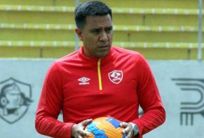 C&eacute;sar Far&iacute;as permanecer&aacute; con Aucas durante la temporada 2023. 