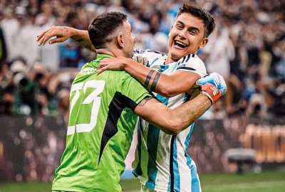 Paulo Dybala dijo le hizo caso al Dibu Mart&iacute;nez para patear su penal ante Francia