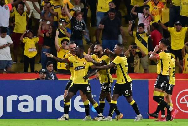 Barcelona sac&oacute; una gran ventaja en el  Monumental