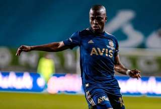 Enner Valencia se reencontr&oacute; con Sampaoli, el DT que lo hizo debutar