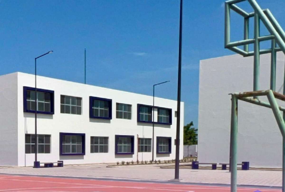 Cuatro Unidades Educativas están en su fase final de construcción. Están ubicadas en Guayaquil, Naranjito, Paján y Mejía.