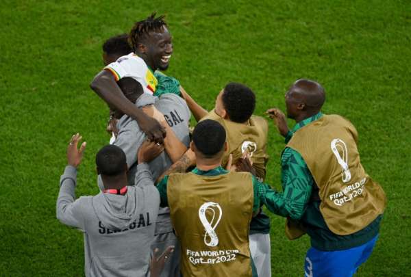 Senegal venci&oacute; a Qatar y a&uacute;n tiene opciones de pasar a octavos de final
